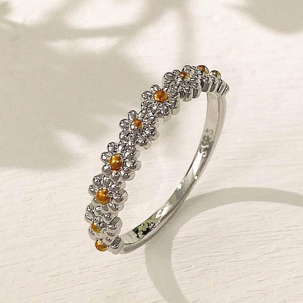 New Women’s 925 Silver Small Daisy Flower Ring - Picture 4 of 6